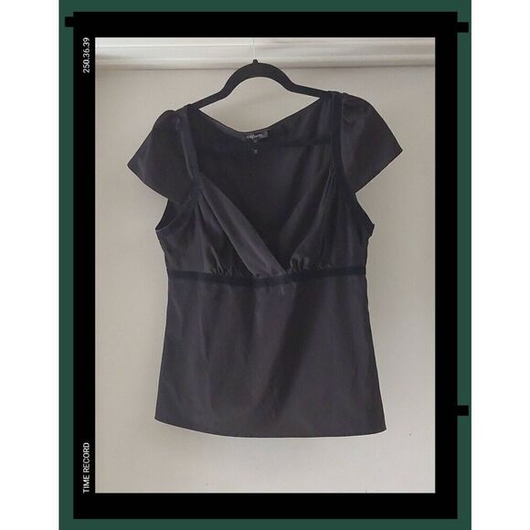 Nice Silky Black Daisy Fuentes Peplum Style Top Sz Large - Picture 1 of 2